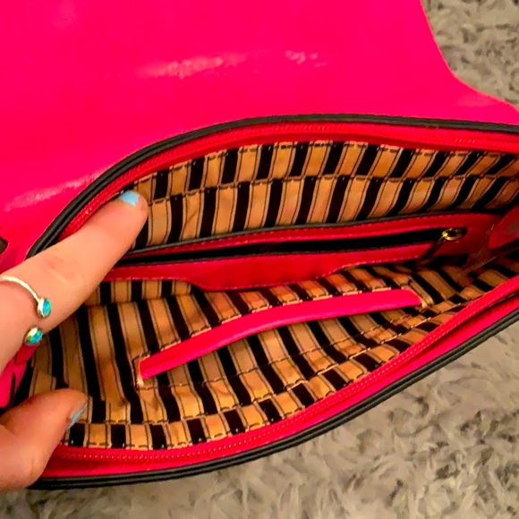 NWT VEGAN Pink cross body purse - Picture 12 of 13